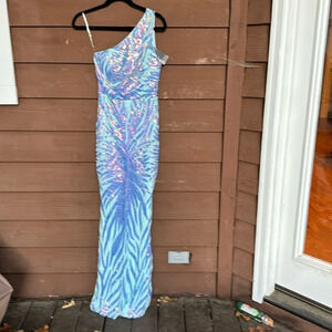 NWT Giffniseti light blue sequined mermaid style dress size small